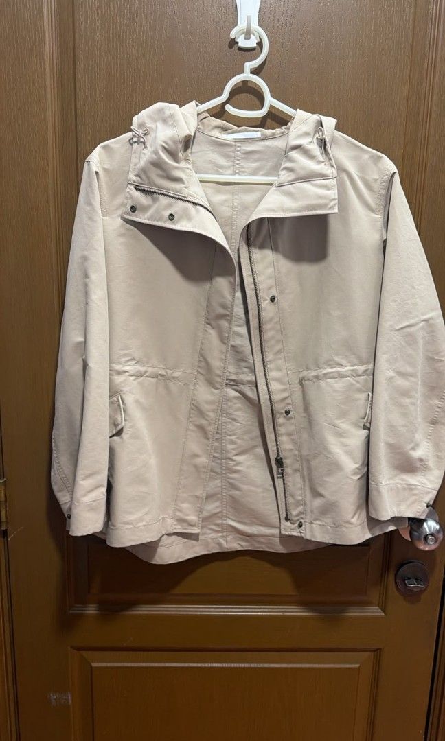 Uniqlo parka jackets preloved take all (sizes medium) (Category: Announcements) located in Quezon City. Submitted by divinepsalm31 (Listing ID 1467611939, Image 1). Description: MOP: Gcash Location: QC.
