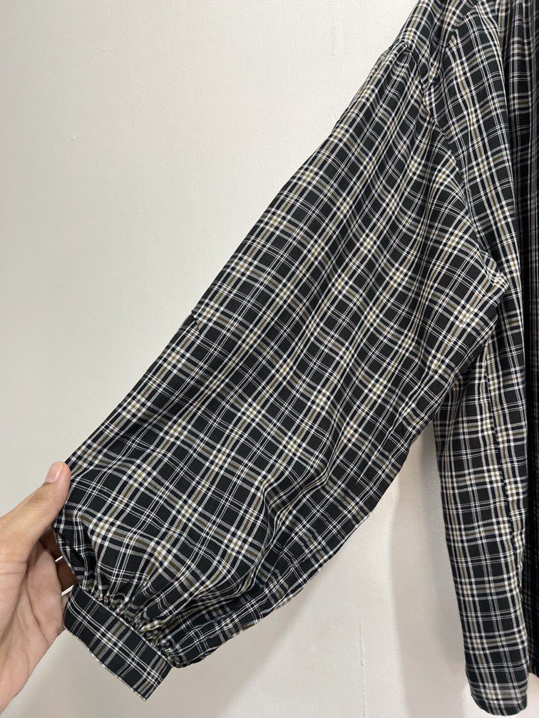 Uniqlo plaid longsleeve (Category: Longsleeves) located in Las Pinas. Submitted by gaeley (Listing ID 1467613610, Image 3). Description: super pretty rare item M on tag b: 26" armpit to armpit l: 26" boxy type.