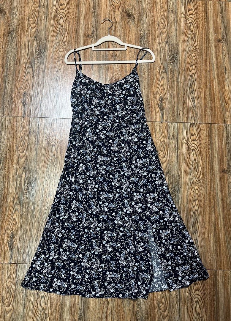 UNIQLO rayon cami dredd (Category: Dresses) located in San Jose del Monte. Submitted by senorita_wella (Listing ID 1467767997, Image 3). Description: .