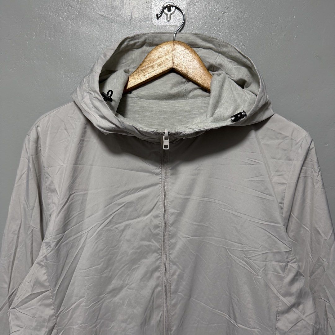 Uniqlo Reversible Parka (Category: Coats, Jackets and Outerwear) located in Manila. Submitted by erychooseyou (Listing ID 1467766301, Image 3). Description: For sale‼️ Uniqlo Reversible Parka 🤍 Size Large on tag - Light Gray No issues and In as new condition Mine: PM 🤝🏼 (Solid Piece) Mall price: 2990‼️ 𝟭𝘀𝘁 𝘁𝗼 𝗽𝗮𝘆 𝗴𝗲𝘁𝘀 𝘁𝗵𝗲 𝗶𝘁𝗲𝗺 𝗣𝗮𝘆𝗺𝗲𝗻𝘁 Method: Gcash 𝗦𝗵𝗶𝗽𝗽𝗶𝗻𝗴: J&T Express | Lalamove 𝗟𝗼𝗰𝗮𝘁𝗶𝗼𝗻: North Caloo