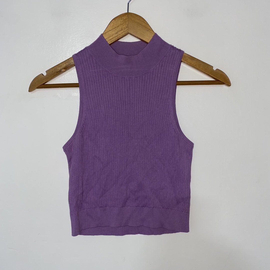 SALE‼️UNIQLO rib high neck top (Category: Blouses) located in San Jose del Monte. Submitted by mamiracky (Listing ID 1467717725, Image 2). Description: Last price posted In good condition No flaws No when worn .