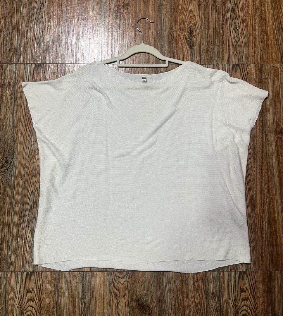UNIQLO ribbed boat neck (Category: Blouses) located in San Jose del Monte. Submitted by senorita_wella (Listing ID 1467778626, Image 2). Description: .
