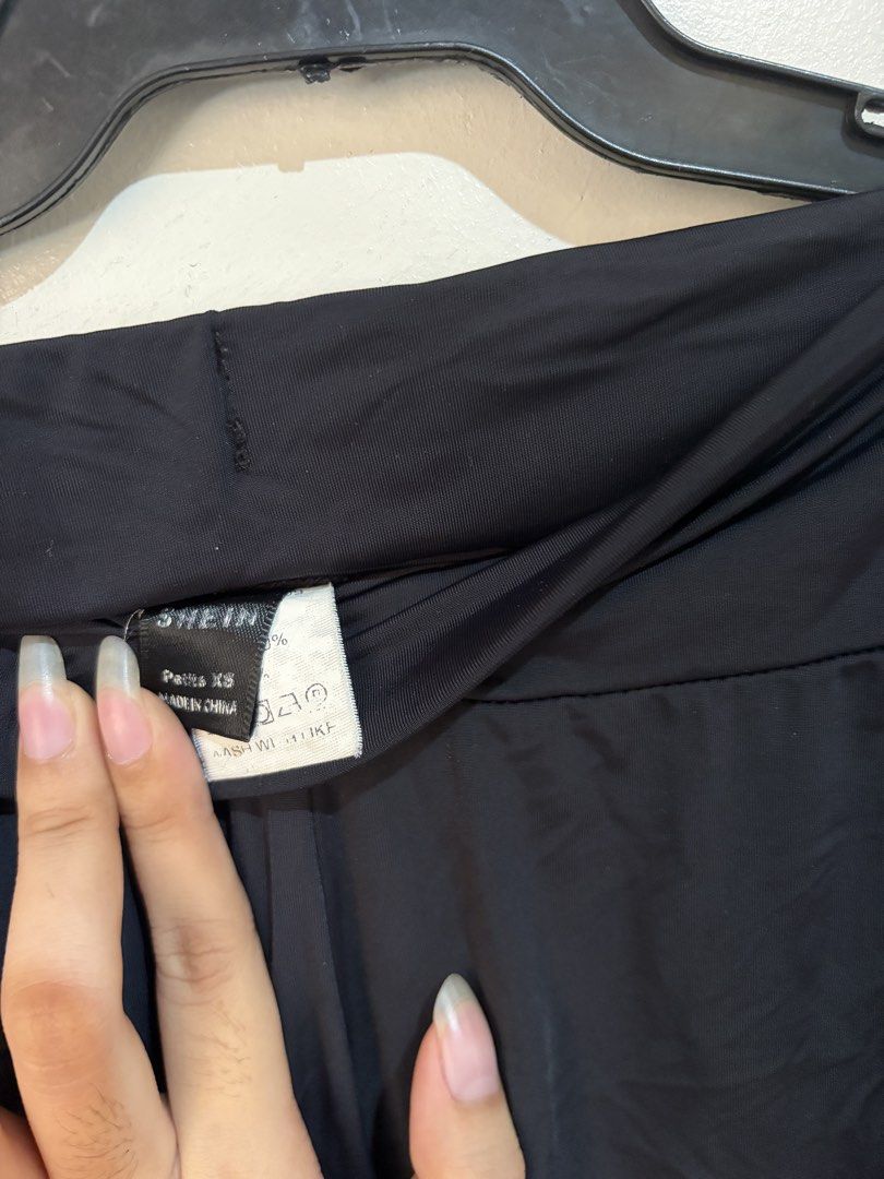 Unisex Cycling Shorts SHEIN (Category: Shorts) located in Manila. Submitted by serra_shop (Listing ID 1467642439, Image 2). Description: Shein Cycling Shorts Unisex 10/10 10/10 Location : Pampanga Courier : J&T.