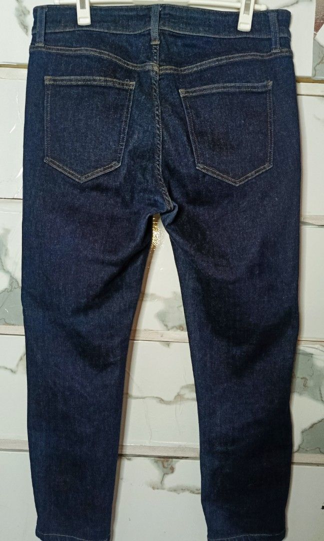 UNQLO JEANS MEN 32-36 (Category: Jeans) located in Quezon City. Submitted by ahyazheabea (Listing ID 1467721283, Image 2). Description: .