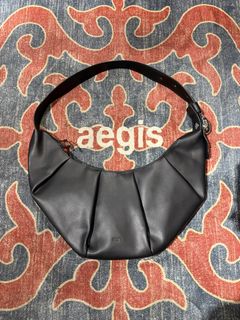 (Category: ) located in . Submitted by goodthriftmy (Listing ID 1467746921, Image 1). Description: .