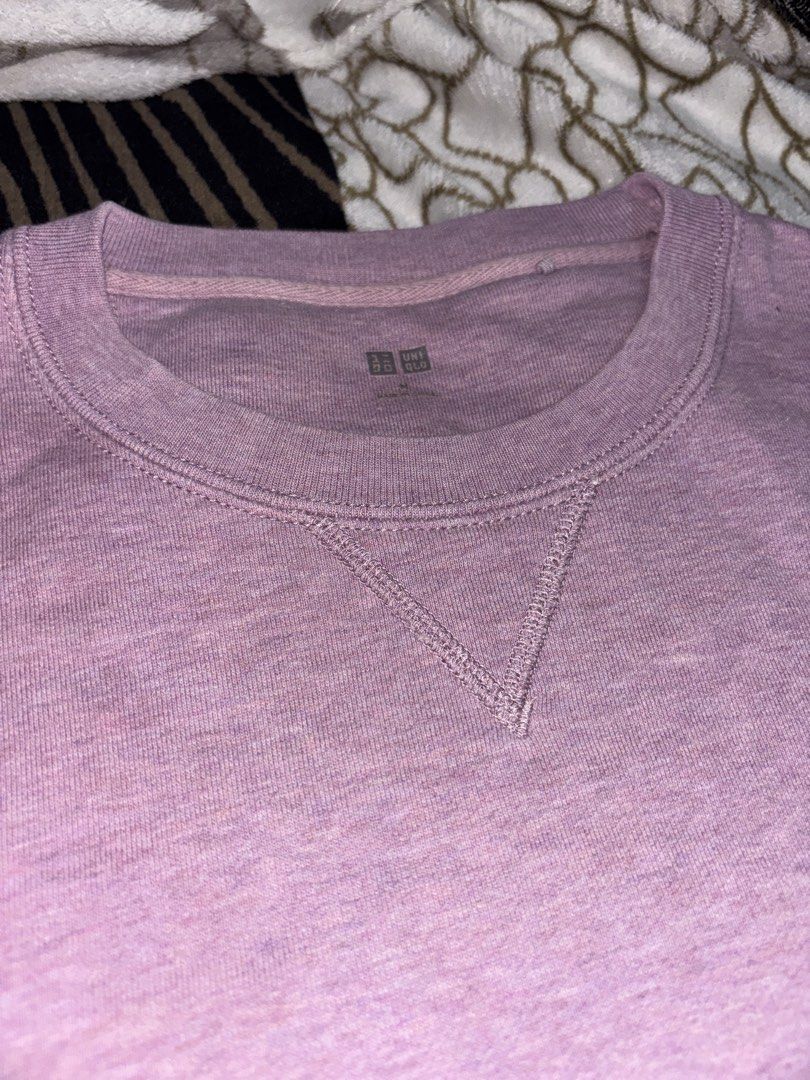 UQ Sweater (Category: Others Tops) located in Taguig. Submitted by geminicvnt14 (Listing ID 1467639209, Image 2). Description: - preloved.