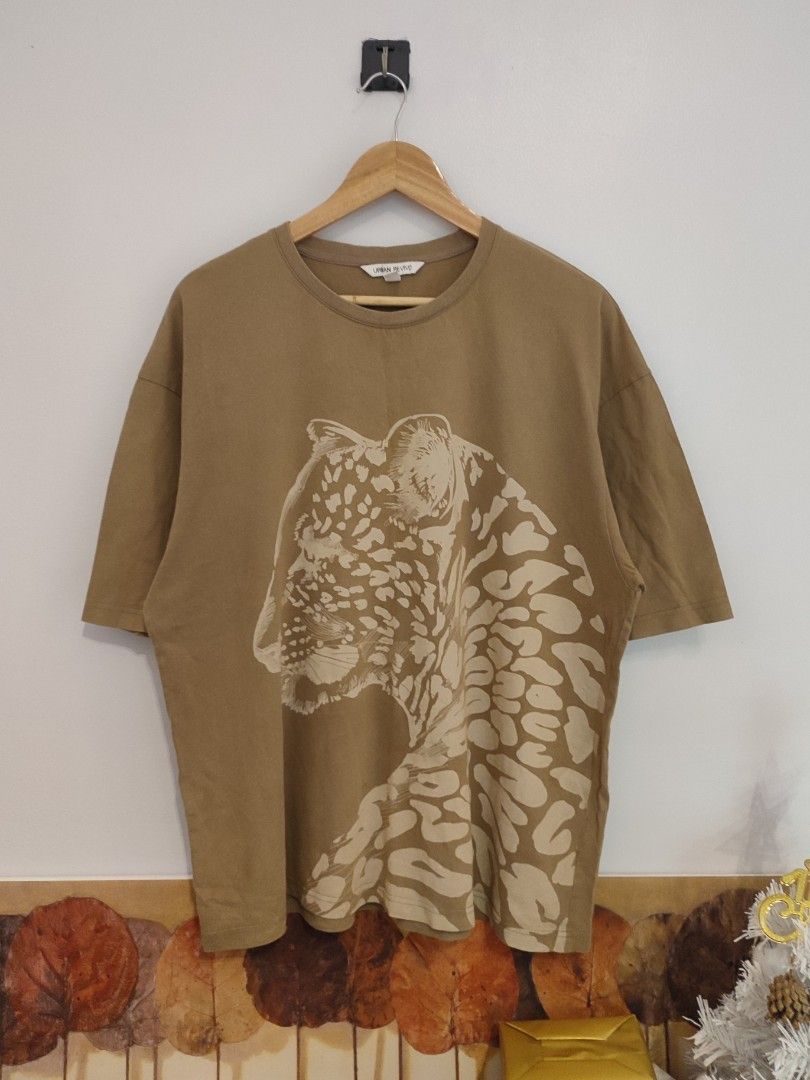 Urban Revivo Shirt (Category: Tshirts & Polo Shirts ) located in Ibajay. Submitted by trendholicrepublique (Listing ID 1467677501, Image 1). Description: Urban Revivo Shirt 99 PHP Color Rate 9.5/10 XL On Tag (24 x 26) Very Good Condition (need wash).