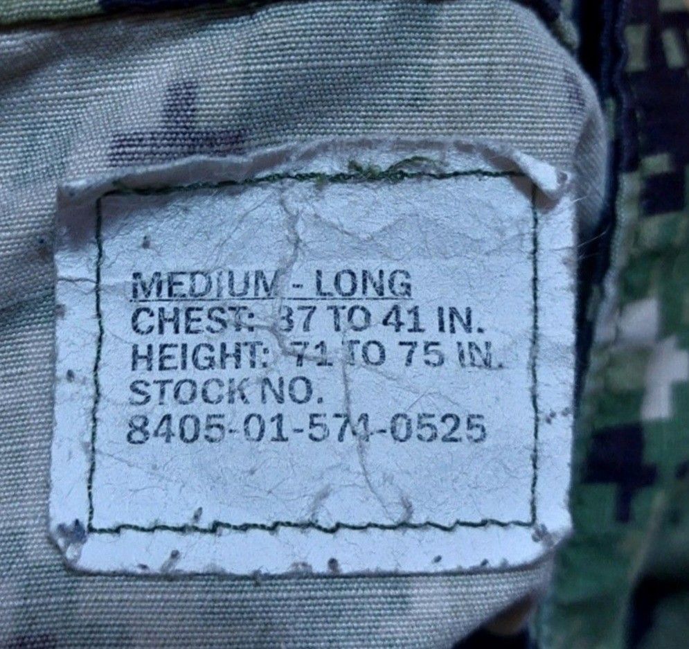 USN AOR2 Medium Long (Category: Coats, Jackets and Outerwear) located in Baguio. Submitted by wagwagan_001 (Listing ID 1467737489, Image 2). Description: excellent 23 x 30.