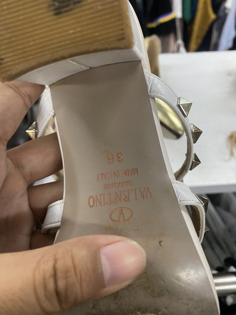 Valentino (Category: Sandals) located in Manila. Submitted by hell_market (Listing ID 1467657194, Image 3). Description: .
