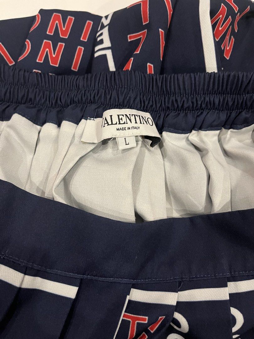 Valentino Long Skirt (Category: Skirts) located in Manila. Submitted by ngnony (Listing ID 1467653903, Image 3). Description: .