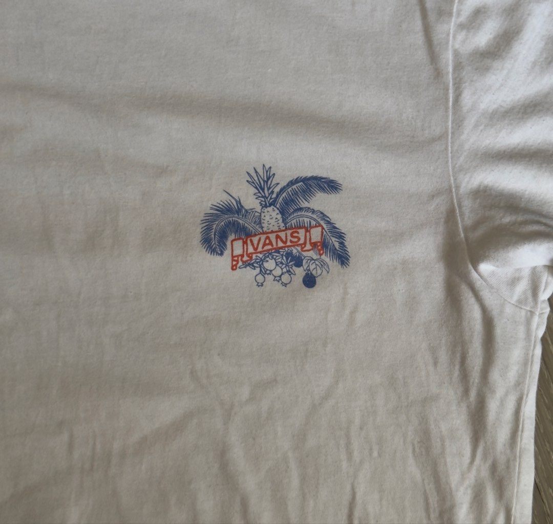Vans (Category: Tshirts & Polo Shirts ) located in Marilao. Submitted by carlokilla (Listing ID 1467675525, Image 3). Description: Vans Slim fit Medium Tag. 20 by 30 best fit medium (body fit large) Used in excellent conditions. Free shipping. Bulacan Area..