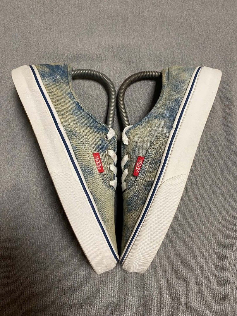 Vans acid denim wash (Category: Sneakers) located in Cabuyao City. Submitted by wardsole (Listing ID 1467826897, Image 2). Description: Vans acid denim wash Excellent Condition Us 6 Mens, 7.5 Womens No hard issue just a sign of usage - 999.