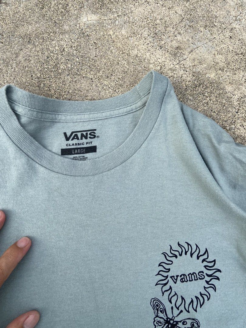 Vans Off The Wall 'The Future' Long Sleeve Tee (Category: Tshirts & Polo Shirts ) located in Tagbilaran City. Submitted by markjoseph59869 (Listing ID 1467730972, Image 3). Description: 🔥 Vans long sleeve🔥 📌Size L 📌Dimes 20.5/29 📌Cr 9.5/10 📌Good condi 📌Flaws stain not visible 📌See photos 400 Unli vouch unli Vc 😊 Loc Bohol 📌 Can do ship to everywhere 📬 Courier : JNT /LBC 🚚 MOP : Gcash.