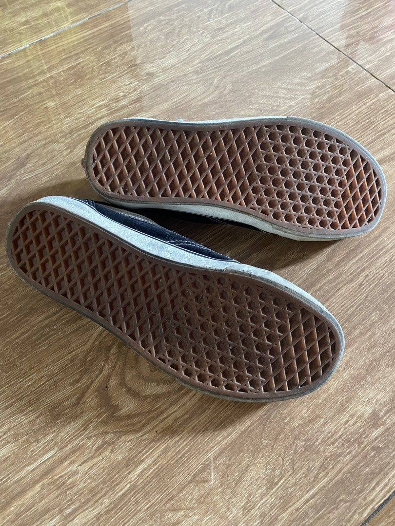 Vans Old Skool (Category: Sneakers) located in Antipolo. Submitted by pauuiieee (Listing ID 1467623775, Image 3). Description: .