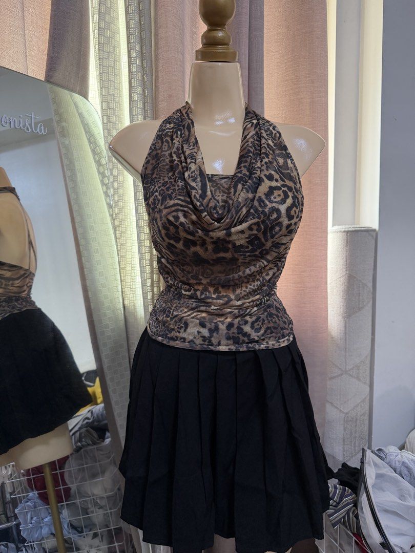 Various Tops-Brand new (Category: Others Tops) located in Manila. Submitted by iamfashionistapage (Listing ID 1467830796, Image 3). Description: Brand New with pouch Price 100-160.