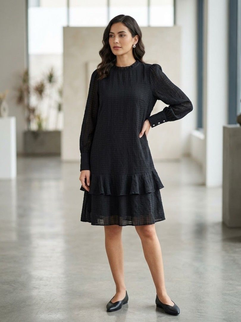 Vero Moda Black Dress (Category: Dresses) located in Santa Cruz. Submitted by deenem (Listing ID 1467636965, Image 1). Description: Like New😍👌 No flaws👌 Can fit M-L Asian (Measurements laid flat in inches) Bust:18.5 Armhole:9 Lenght: 36.