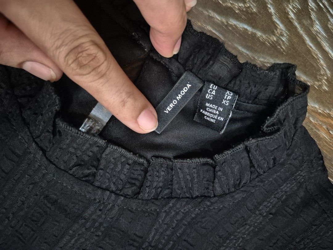 Vero Moda Black Dress (Category: Dresses) located in Santa Cruz. Submitted by deenem (Listing ID 1467636965, Image 3). Description: Like New😍👌 No flaws👌 Can fit M-L Asian (Measurements laid flat in inches) Bust:18.5 Armhole:9 Lenght: 36.