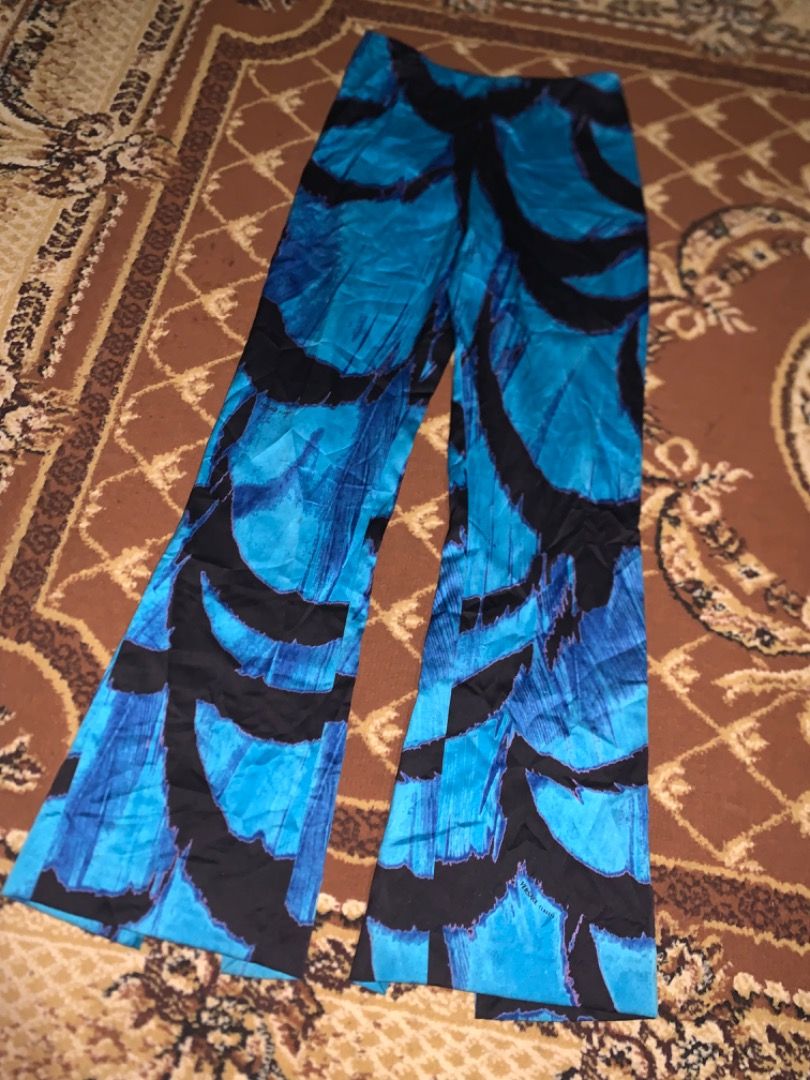 VERSACE CLASSIC FLARED ABSTRACT PANTS (Category: Other Bottoms) located in Davao. Submitted by sidethrifts (Listing ID 1467778667, Image 2). Description: VERSACE FLARED SLIT PANTS WAIST 28 LENGTH 41.5 EXCELLENT CONDITION NO ISSUES 10/10 COLOR RATE 1800 PLUS SHIPPING FEE.