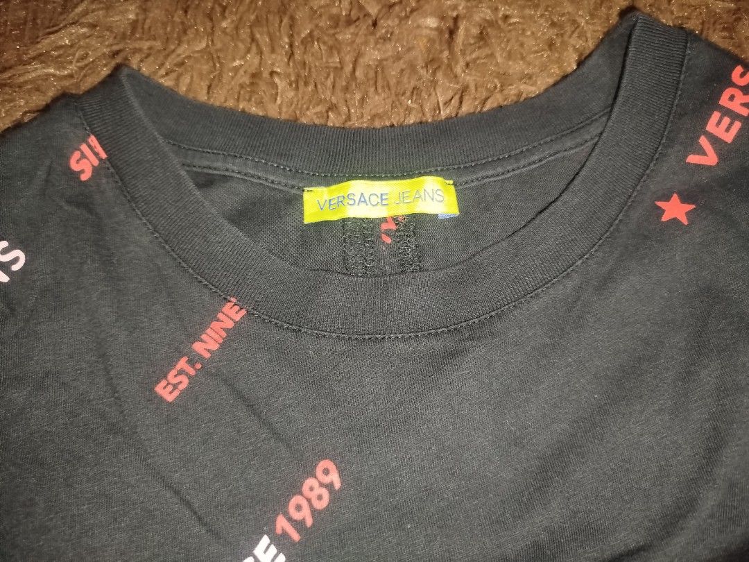 Versace Jeans Tshirt (Category: Luxury Apparel) located in San Juan City. Submitted by reddvelasquez4298 (Listing ID 1467701237, Image 3). Description: Versace Jeans Tshirt Size Large on tag Fits XL 24 Width 31 Length Good Condition 950 pesos PM.