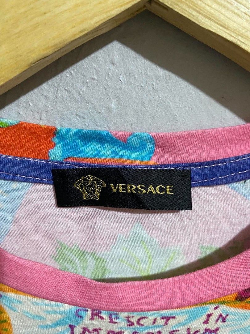 Versace Shirt AOP (Category: Luxury Apparel) located in Dipolog. Submitted by 2hccollective (Listing ID 1467668233, Image 3). Description: EXCELLENT CONDITION AUTHENTIC VERSACE MEDIUM 10/10 COLORATE DIMES : 19 X 26 DROP OFFER OR CLAIM 10K.