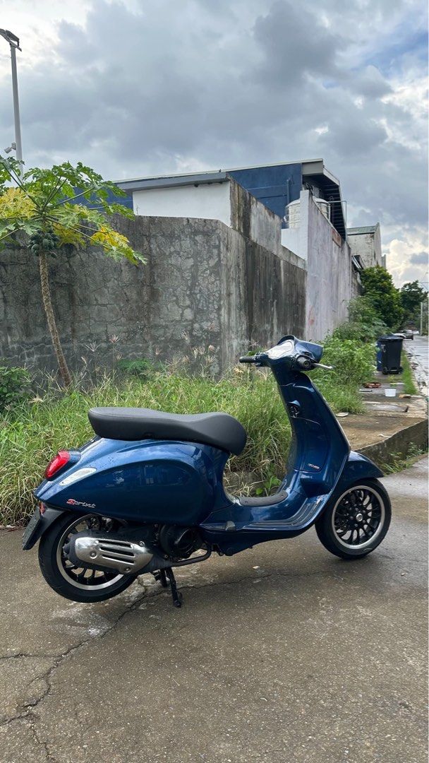 Vespa Sprint Blue Scooter (Category: Skates, Rollerblades & Scooters) located in Marikina City. Submitted by franzpacudan06 (Listing ID 1467786115, Image 3). Description: 2022 Vespa Sprint 150 · Driven 1,400 kilometers FOR SALE RUSH‼️‼️ slight nego 2022 VESPA SPRINT 150 Blue Estroverso 1.4K ODO ONLY 💯💯 TRIPLE 8 plate NO. Complete original papers Complete keys Blue and Brown CERAMIC COATED -Marus lowering kit -Sahara black chicklet cover -TFT se