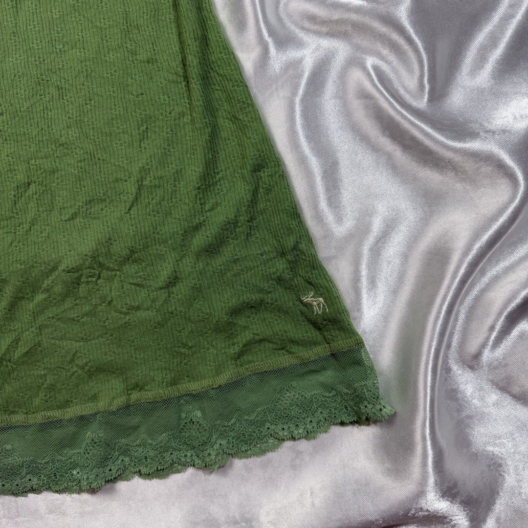 Vintage Abercrombie laced cami (Category: Announcements) located in Bacolod City. Submitted by antizero.6100 (Listing ID 1467767592, Image 2). Description: Excellent condition Need wash No flaws Size Small on tag Check each photo for details .