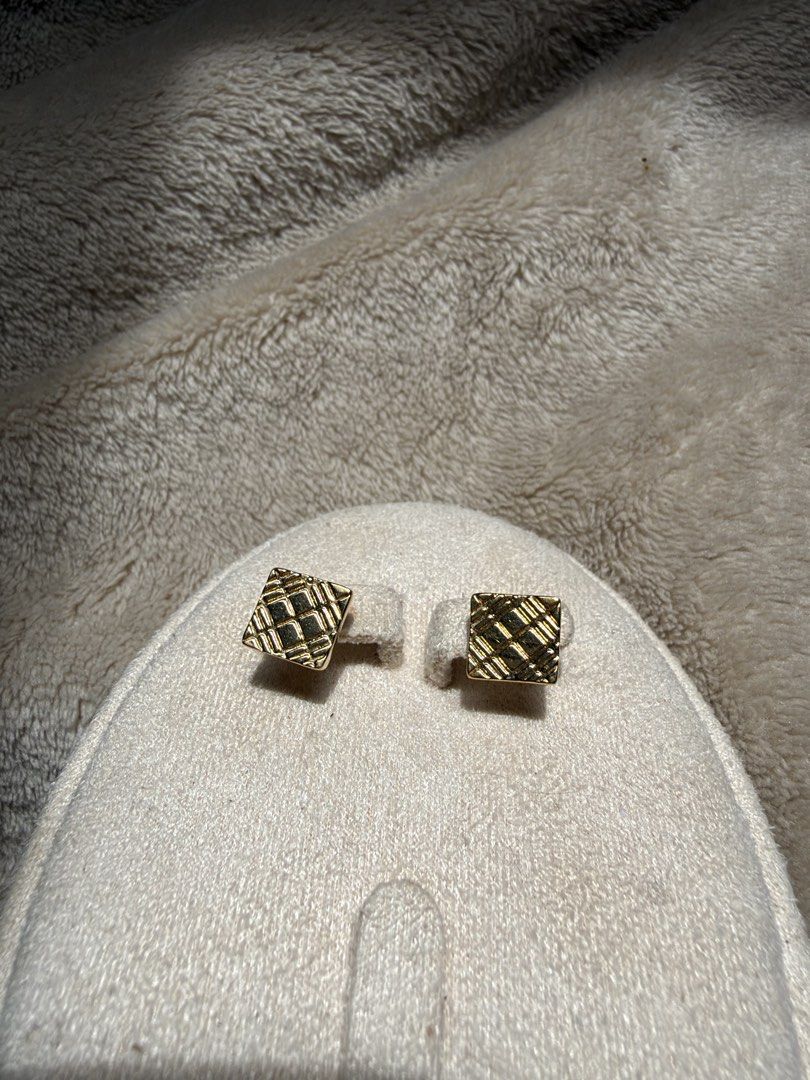 VINTAGE BURBERRY grid pattern square stud earrings (Category: Luxury Accessories) located in Baguio. Submitted by kds_stuffs (Listing ID 1467603960, Image 1). Description: Mine: 1k 📍VINTAGE BURB3RRY grid pattern square stud earrings 😍 W/ markings 💗 Missing earring clutch/ pakaw! Lagyan nyo nalang 👌 From ht box ✨ Very elegant, very classy ✨ Perfect for everyday look ✨.