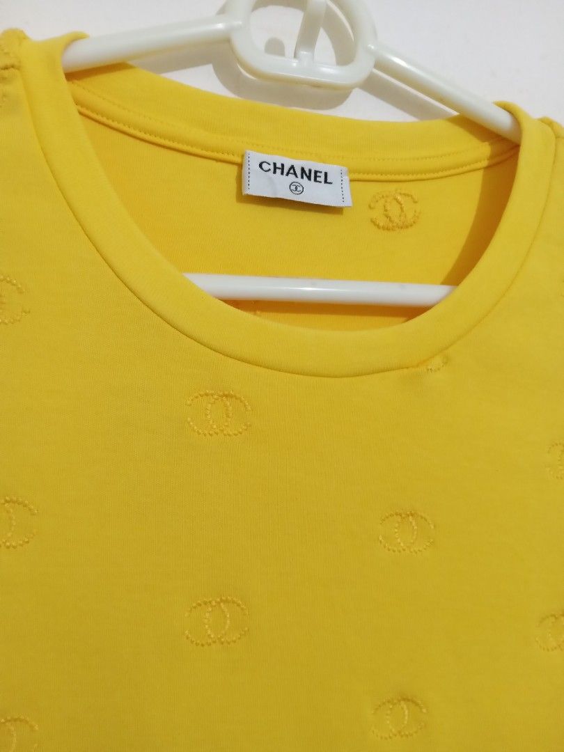 Vintage chanel tee (Category: Shirts) located in Akbar. Submitted by bethlehema07352 (Listing ID 1467629495, Image 3). Description: .