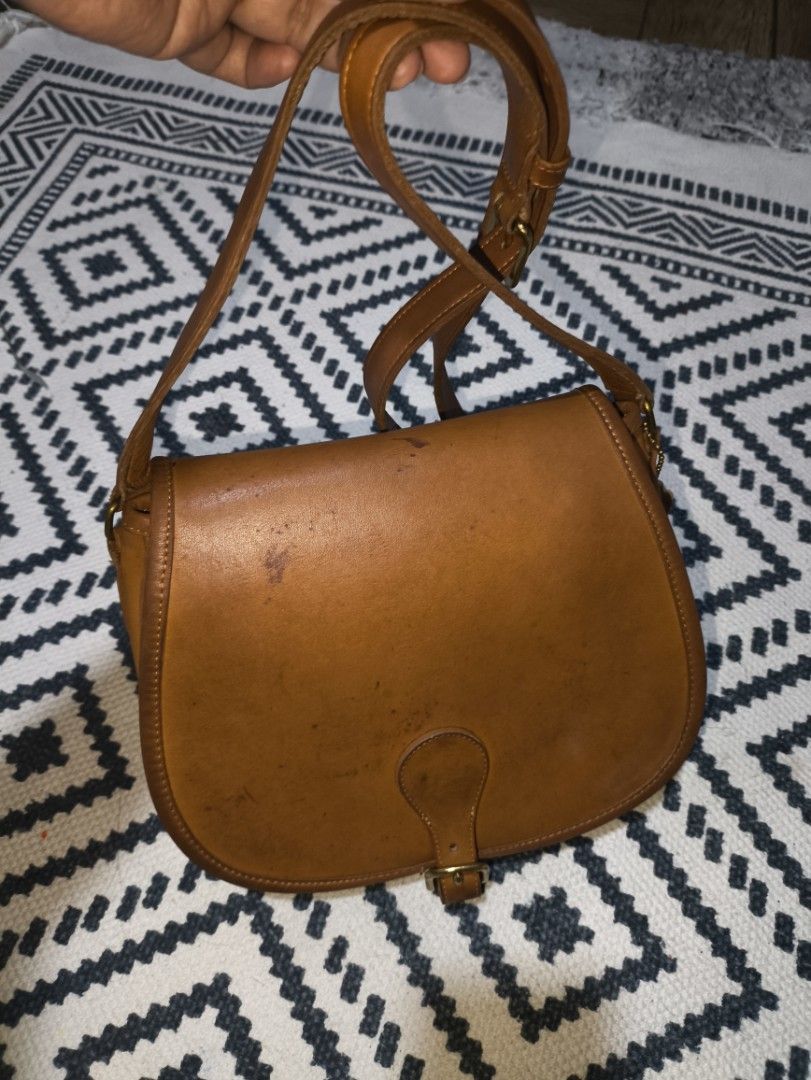 VINTAGE COACH Saddle Bag Style 9851 (Category: Shoulder Bags) located in San Jose. Submitted by nnayramsfinds (Listing ID 1467721046, Image 2). Description: -With Hangtag -with mold measles on some parts (marks only, already treated) -Made in USA, pre-1994 -SF is 100.