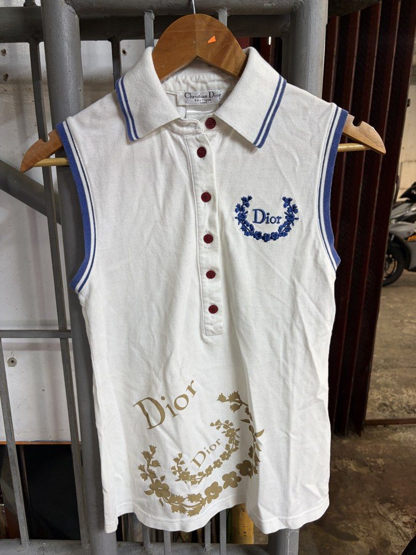 Vintage dior (Category: Luxury Apparel) located in Baguio. Submitted by picksby_mik (Listing ID 1467690912, Image 1). Description: Very good condition .