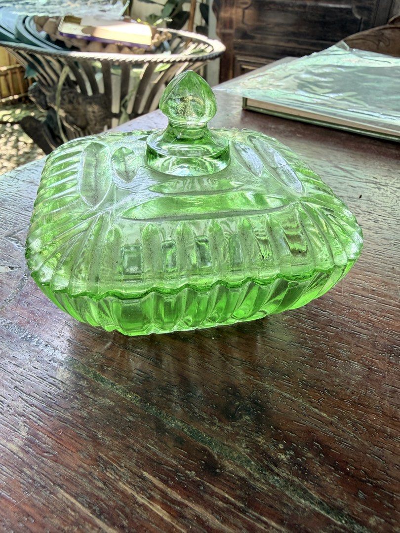 Vintage green Depression Glass (Category: Vintage Collectibles) located in Manila. Submitted by agith21 (Listing ID 1467647091, Image 1). Description: Vintage green Depression Glass lidded candy dish or trinket box Uranium Glass (kilala rin bilang Vaseline glass) mula noong 1930s Art Deco era Price: 1300.