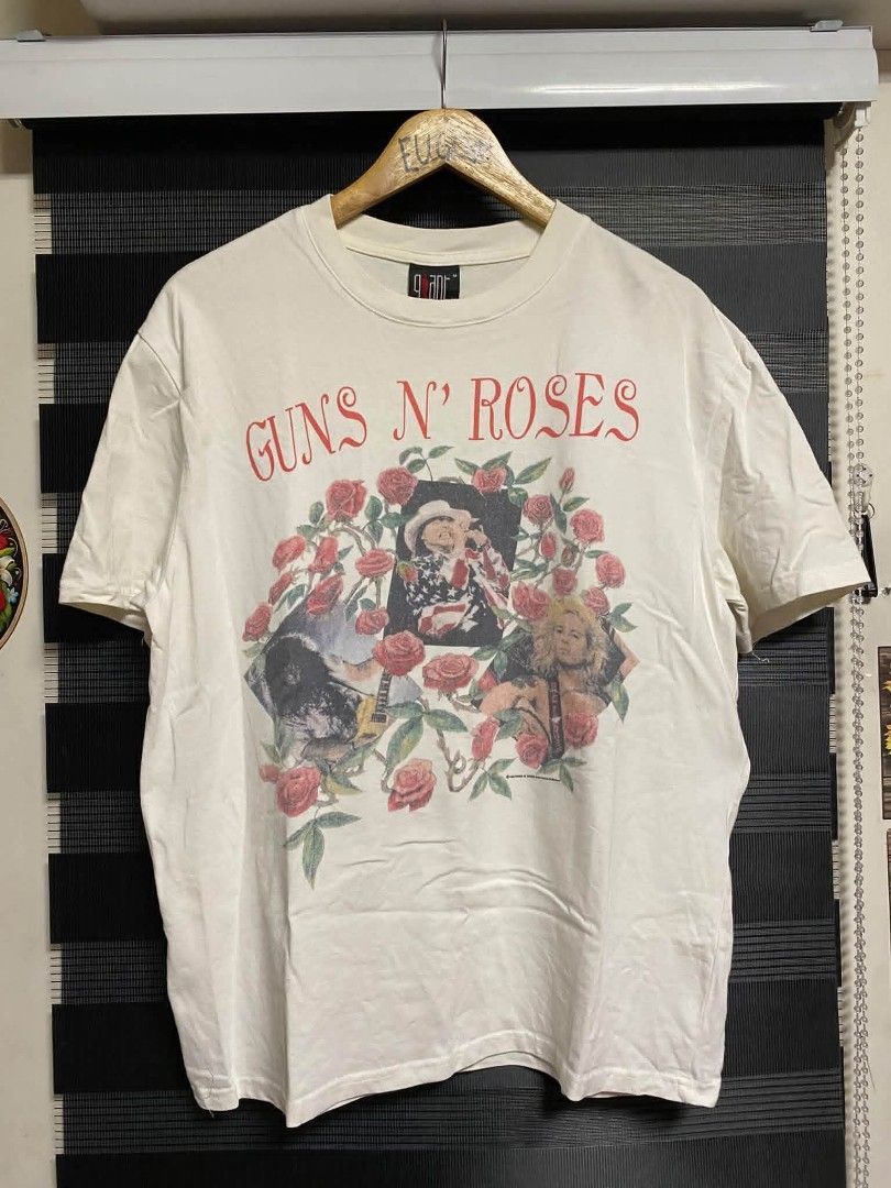 vintage guns n roses (Category: Tshirts & Polo Shirts ) located in Bacoor. Submitted by theplugthrifted (Listing ID 1467605815, Image 1). Description: gnr - size medium 22x28 vgood condition mine: ₱750+sf cavite location unli vouch dm 📥.