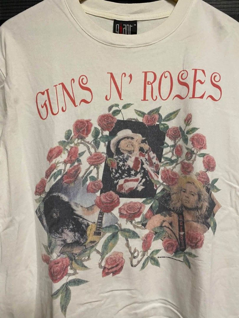 vintage guns n roses (Category: Tshirts & Polo Shirts ) located in Bacoor. Submitted by theplugthrifted (Listing ID 1467605815, Image 2). Description: gnr - size medium 22x28 vgood condition mine: ₱750+sf cavite location unli vouch dm 📥.