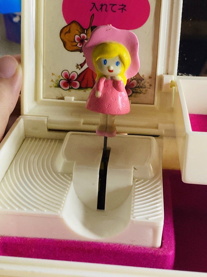 Vintage (Happy Mate) Music Box (Category: Vintage Collectibles) located in Manila. Submitted by kawaii_omocha_est2020 (Listing ID 1467805299, Image 3). Description: Sold As is - Flaw: Has a hairline / stress crack on the inner corner. Please see photo. Yellowing due to age. (Working).