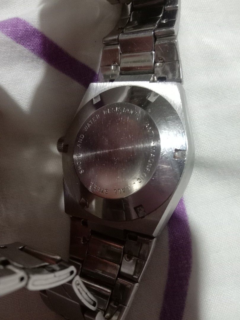 Vintage IMADO mens watch (Category: Men's Watches) located in Baguio. Submitted by oliviapreloved100620 (Listing ID 1467607387, Image 3). Description: Swiss made Good running condition.