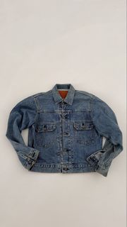 (Category: ) located in . Submitted by Vintage (Listing ID 1467642592, Image 1). Description: .