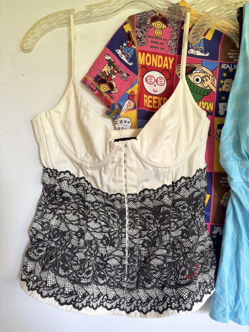 VINTAGE MISS SIXTY CORSET (Category: Sleeveless) located in Manila. Submitted by thriftnicarla08 (Listing ID 1467764503, Image 1). Description: Vintage miss sixty corset top Issue : has small cut inside already stitch not noticable outside.