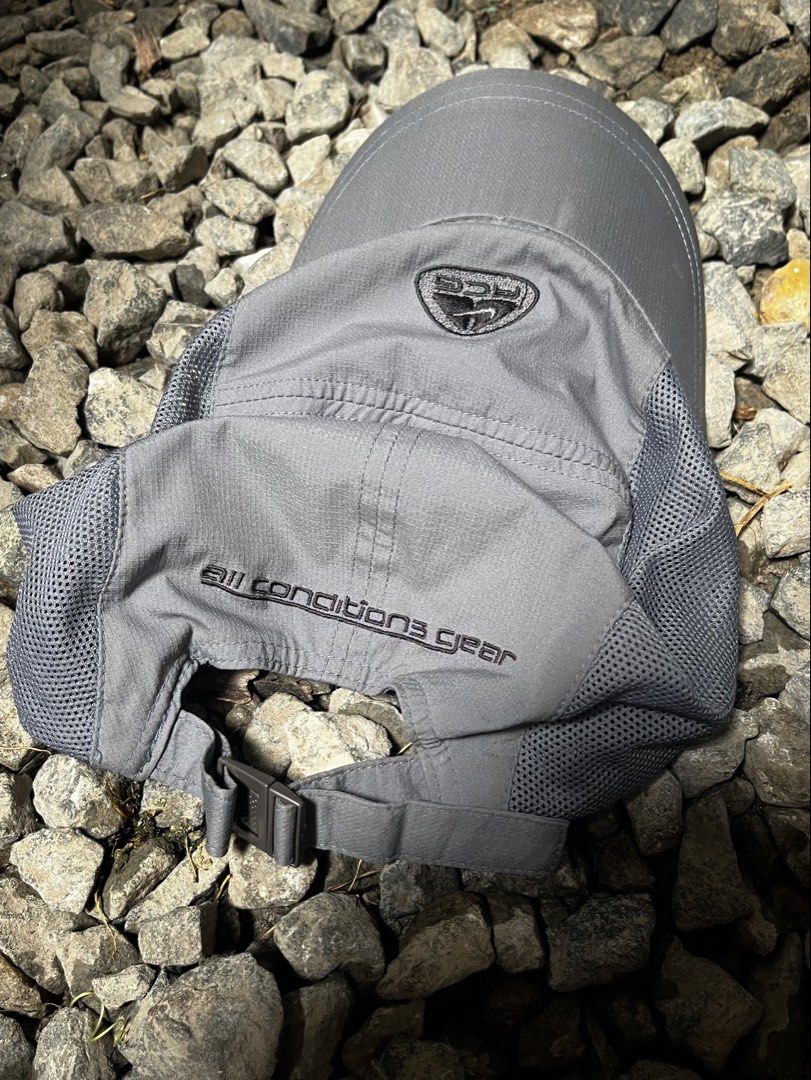 vintage nike acg hat (Category: Caps & Hats) located in Calamba. Submitted by justtosellonig (Listing ID 1467628314, Image 2). Description: very good condition 5 panel breathable material .