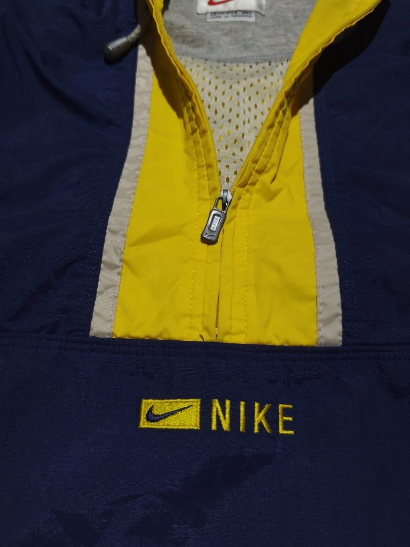 Vintage Nike Anorak windbreaker (Category: Hoodies) located in Dagupan City. Submitted by johnny.flips (Listing ID 1467724318, Image 2). Description: 23-25W 27.5-29.5L excellent condition no issue.