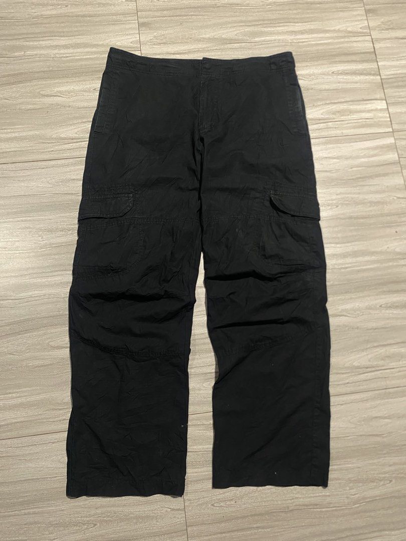 Vintage nike cargo pants (Category: Jeans) located in Bacolod City. Submitted by bnta_bounce (Listing ID 1467723992, Image 1). Description: No flaws / needs wash Length 40 Waist 36 Leg open 9.5.