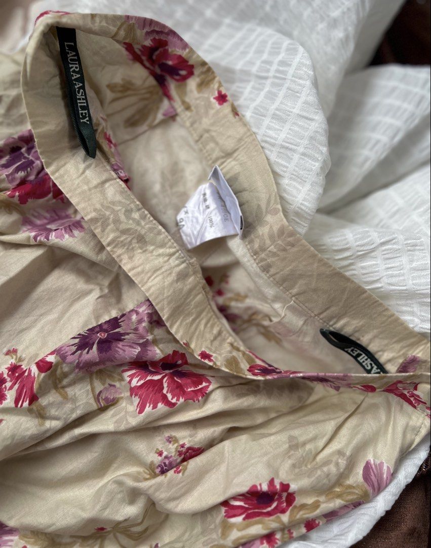 Vintage TROUSER (Category: Other Bottoms) located in Davao. Submitted by jedee31 (Listing ID 1467669924, Image 2). Description: • Laura Ashley (Vintage Japanese line) • Material: 100% Premium Cotton (super breathable & comfy) • Size on Tag: 9A (Best fits Small to Semi-Medium / Waist: 25–26 inches) • Condition: Excellent vintage/preloved condition, no flaws! .