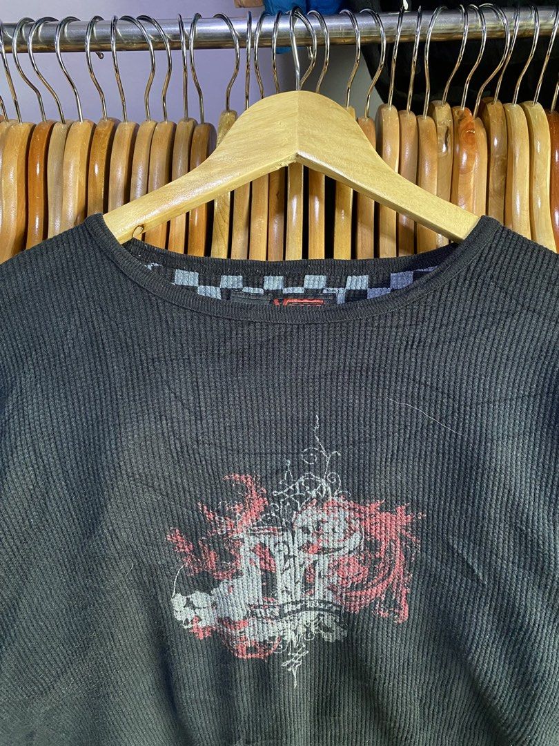 Vintage vans longsleeve (Category: Activewear) located in Kalibo. Submitted by rvna23 (Listing ID 1467730172, Image 2). Description: Vintage Vans Long Sleeve 26 X 21 .