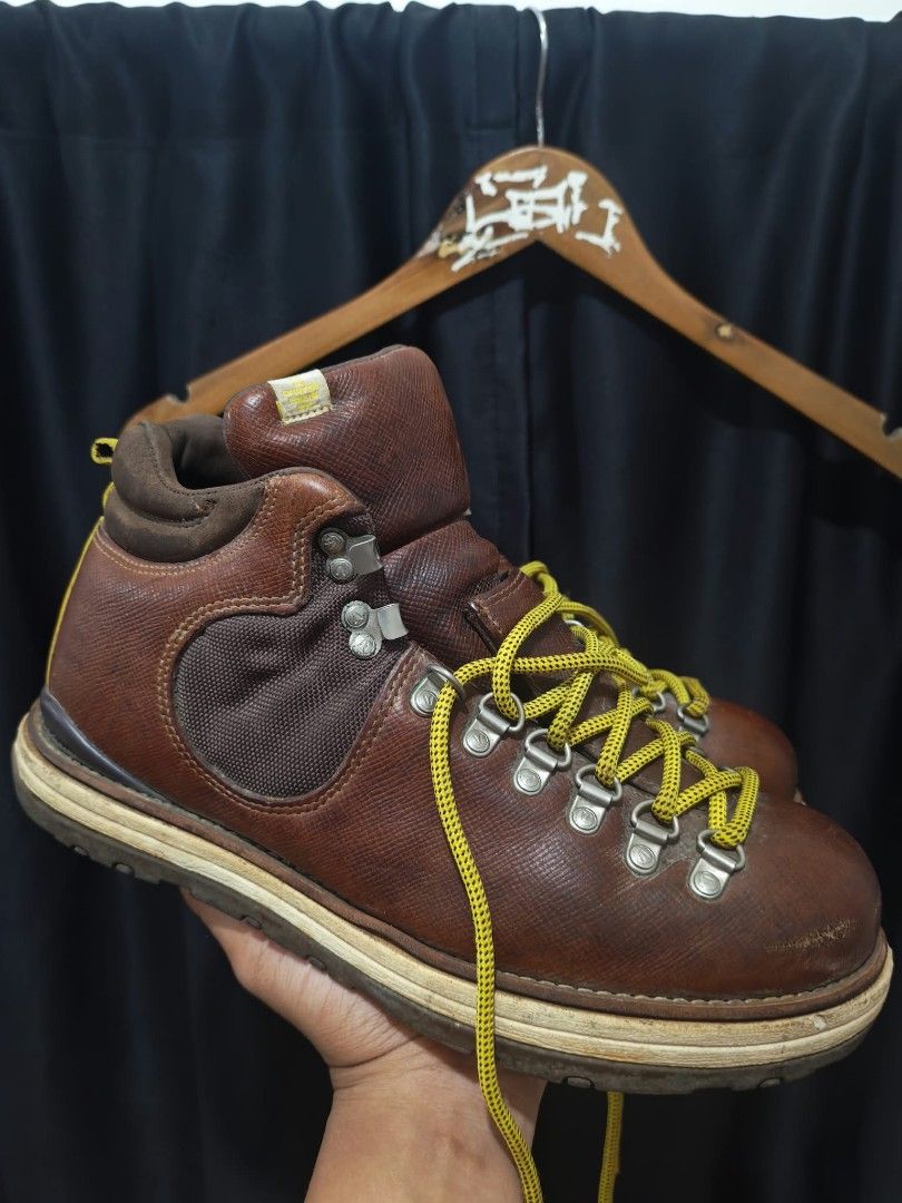 Visvim Cubism Hiking Boots Brown US 9 (Category: Boots) located in Baguio. Submitted by solo_ukay (Listing ID 1467788625, Image 2). Description: - Brand/Model: Visvim Free International Laboratory Cubism Boots - Size: US 9 - Origin: Made in Korea (2001 copyright tag on tongue) - Materials: Brown textured leather upper, brown fabric side panels - Details: Yellow and black speckled laces, silver metal eyelets and speed hooks, white midsole, and bro