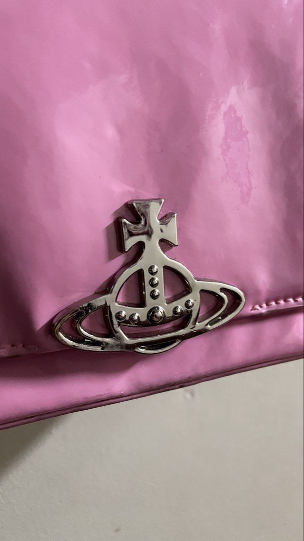 Vivien Westwood Hazel Bag (Category: Shoulder Bags) located in Las Pinas. Submitted by mnl.streetwear.ph (Listing ID 1467772460, Image 2). Description: • Vivien WestWood Hazel Bag Details posted.