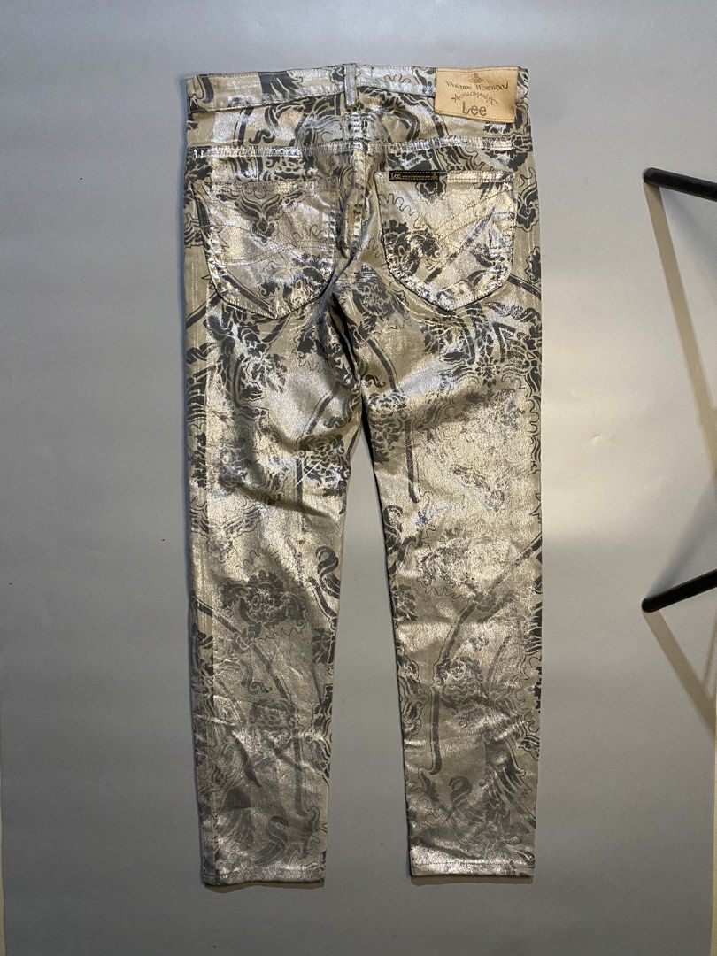 Vivienne Westwood X Lee (Category: Jeans) located in General Santos City (Dadiangas). Submitted by thestreettttt (Listing ID 1467801348, Image 2). Description: Vivienne Westwood X Lee Excellent Condition No issue Waist 28 Length 35.