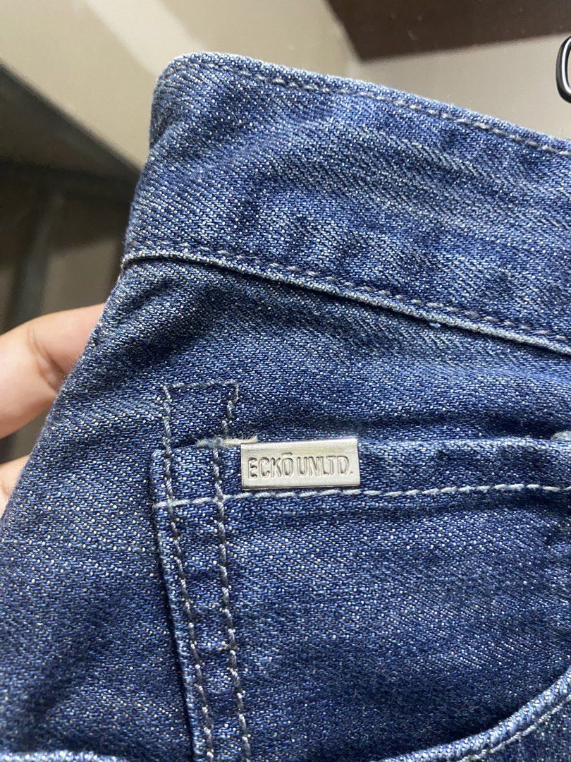 Vntage ecko baggy (Category: Jeans) located in Manila. Submitted by hell_market (Listing ID 1467742773, Image 3). Description: .