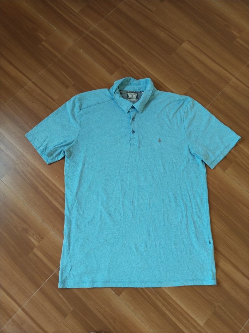 Volcom Corpo Class Polo — Size L (Category: Tshirts & Polo Shirts ) located in Mabalacat. Submitted by al_amin_thrift (Listing ID 1467647012, Image 1). Description: Volcom Corpo Class Polo — Size L ✔️ Authentic Volcom — Corpo Class line ✔️ Size: Large ✔️ Fabric: 60% Cotton / 40% Polyester — soft & comfortable ✔️ Heather light blue — clean, fresh look ✔️ Embroidered stone logo ✔️ Excellent pre-loved condition — like new 💰 Price: 399 — FREE SHIPPI