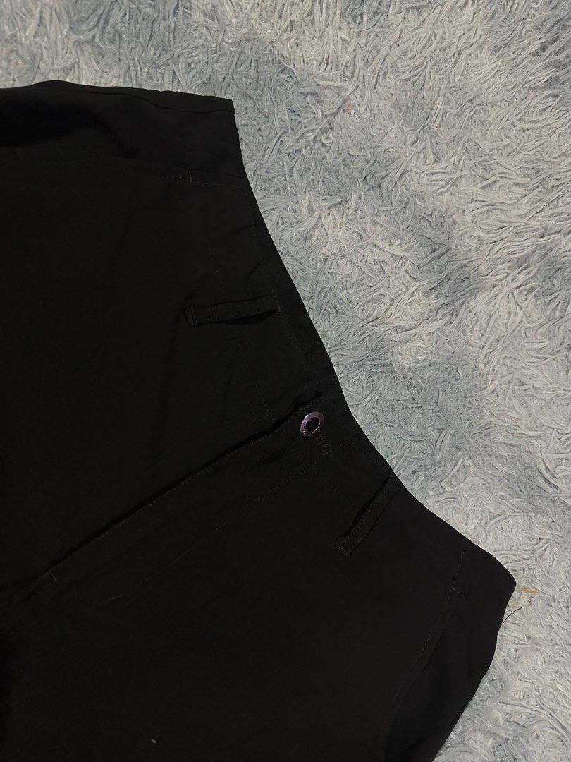 Volcom Stretch Walk Shorts (Category: Swim Trunks & Board Shorts) located in Baao. Submitted by revamped.co (Listing ID 1467720263, Image 2). Description: Volcom Stretch Walk Shorts Excellent Condition Size 33 20 Inches Length No Issue.
