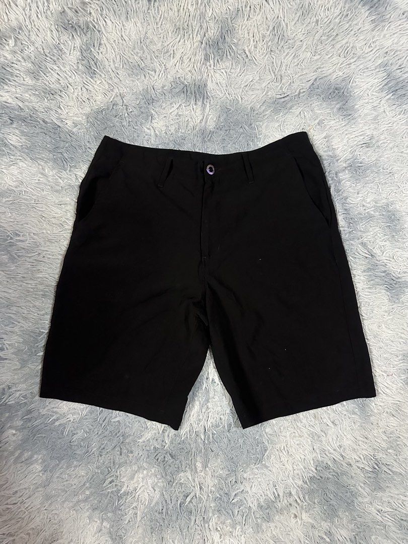 Volcom Stretch Walk Shorts (Category: Swim Trunks & Board Shorts) located in Baao. Submitted by revamped.co (Listing ID 1467720263, Image 1). Description: Volcom Stretch Walk Shorts Excellent Condition Size 33 20 Inches Length No Issue.