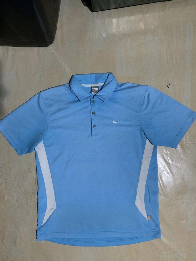 VTG NIKE Y2K POLO (Category: Tshirts & Polo Shirts ) located in Polangui. Submitted by laurgarments (Listing ID 1467757236, Image 1). Description: 22X28 DIMES SIZE LARGE NEED WASH ONLY SOLID FITTINGS..